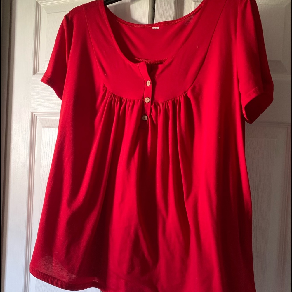 Pretty red short sleeved top